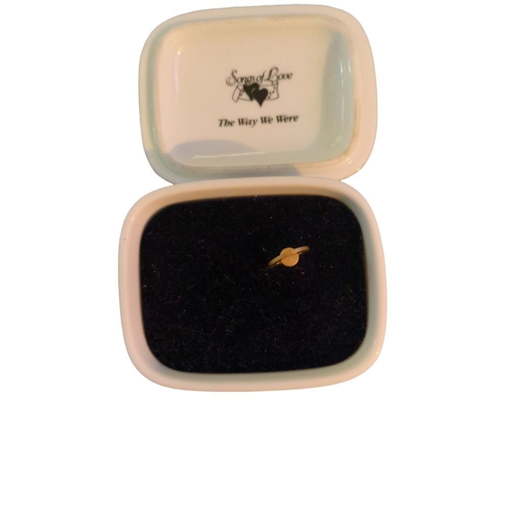 Porcelain The Way We Were Music Box Series Heritage House Songs Of Love, 1985 - Picture 6 of 10